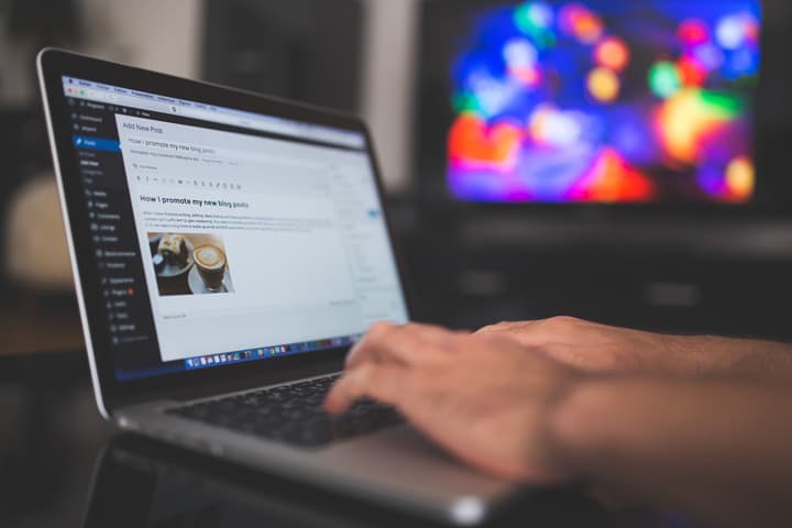 كيف نستطيع معرفة البلاد التي يسكن فيها زوار موقعنا الالكتروني؟